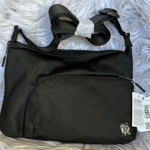 Lululemon 2 in one Yoga Matt Bag/ Crossbody NWT Black10”x7”